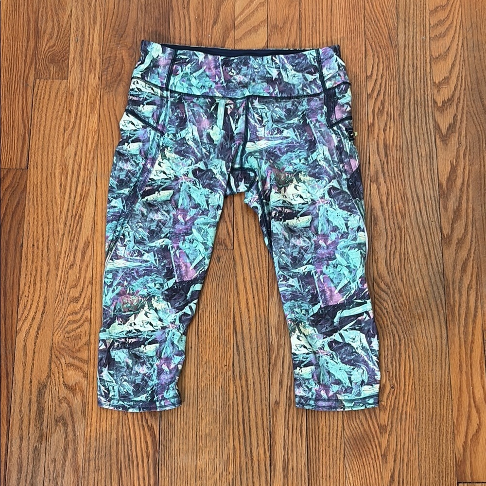 Lululemon Run: Top Speed Crop Iridescent Multi size‎ 6 preppy activewear